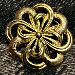 Chic Gold Floral Scarf or Dress Clip